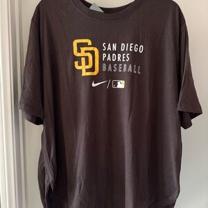 Women’s Nike San Diego Padres Brown T-Shirt Size XL Loose Fitting